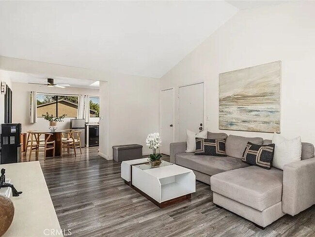 Building Photo - Move-In Ready 2BR | Fresh Paint | Unfurnished & Ready for Your Style