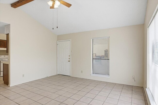 Building Photo - 405 Whitetail Dr