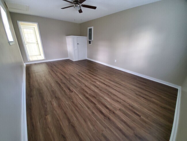 Building Photo - 203 Wilburn Rd