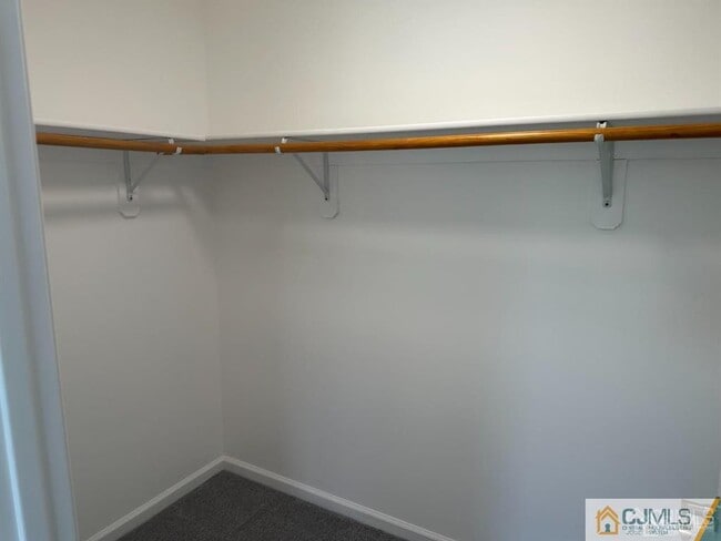 Building Photo - 2024 Grand Ave