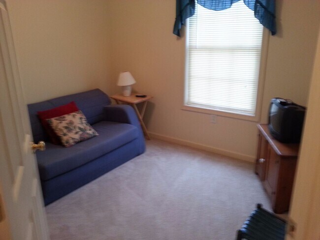 Building Photo - 3BR, 2 ba townhouse in the Pinnacles with views