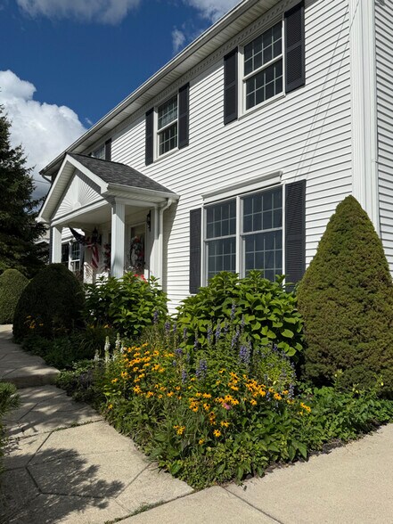 Primary Photo - 236 Crabapple Ln