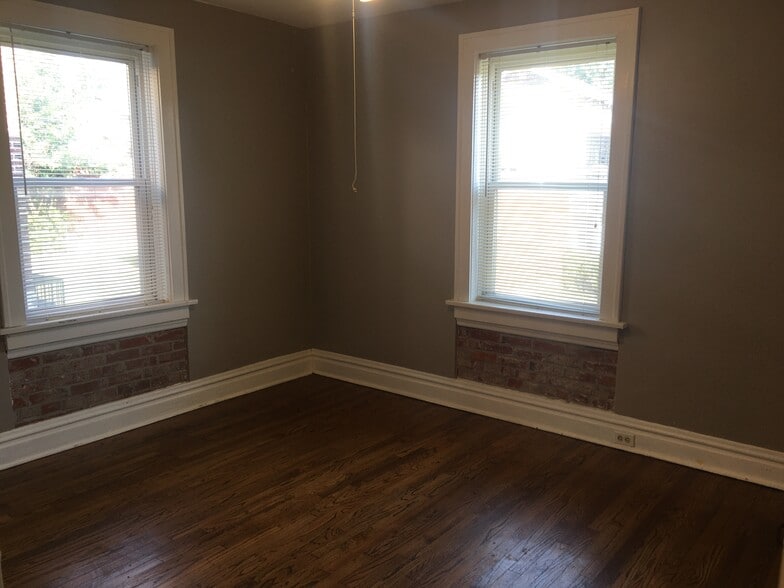 Bedroom - 4945 Mardel Ave