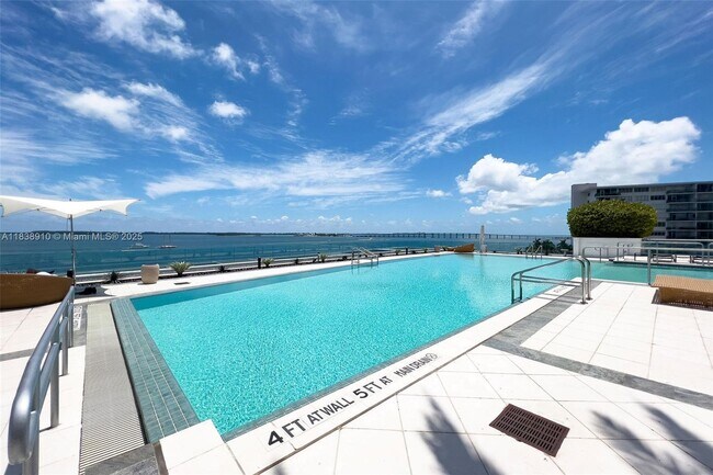 Building Photo - 1331 Brickell Bay Dr