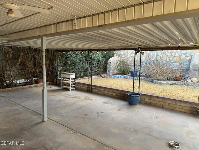 Building Photo - 1305 Vista De Oro Dr