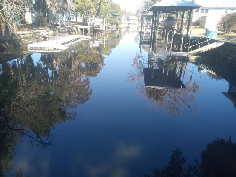 Building Photo - 1701 NW 22nd St