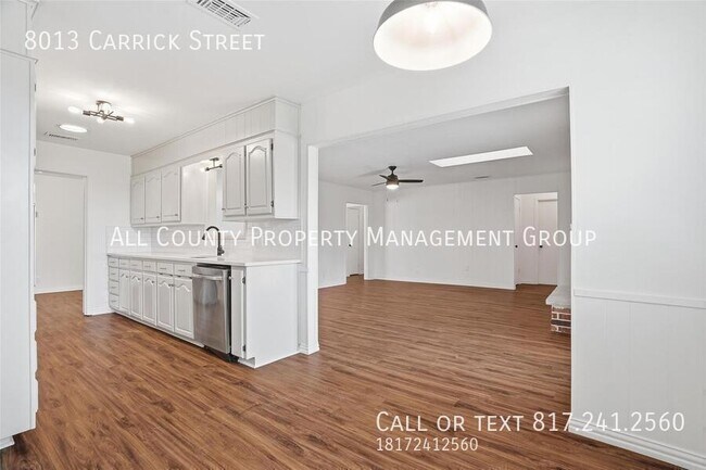 Building Photo - 8013 Carrick St