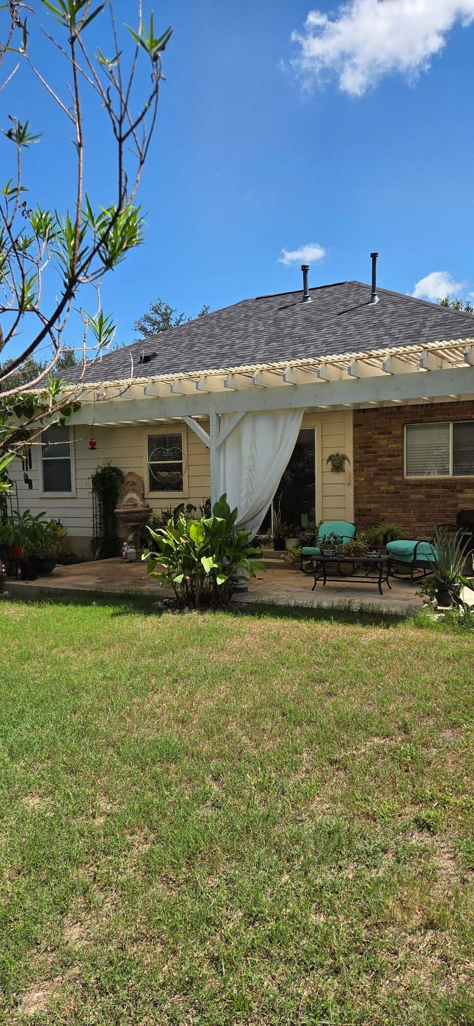 Building Photo - 305 Olmos Dr