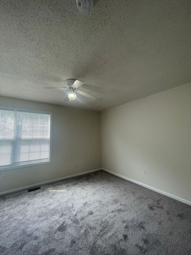 Building Photo - 1334 Devon Ln
