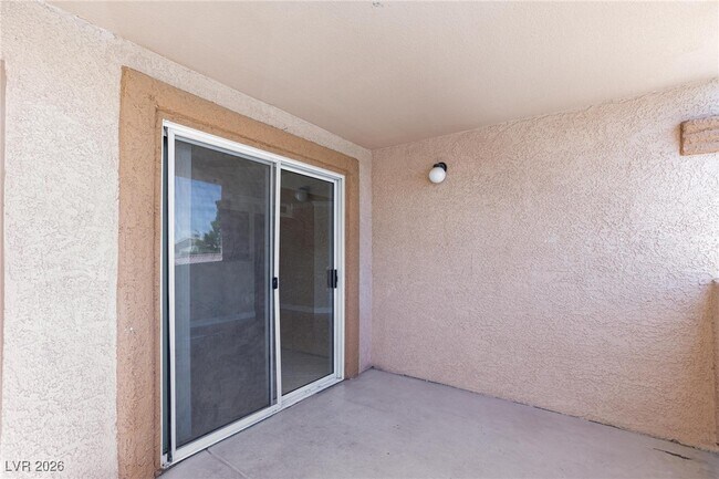 Building Photo - 1150 N Buffalo Dr