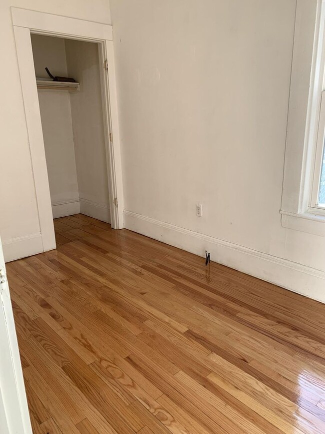 Building Photo - Allston 3-bed SEP25