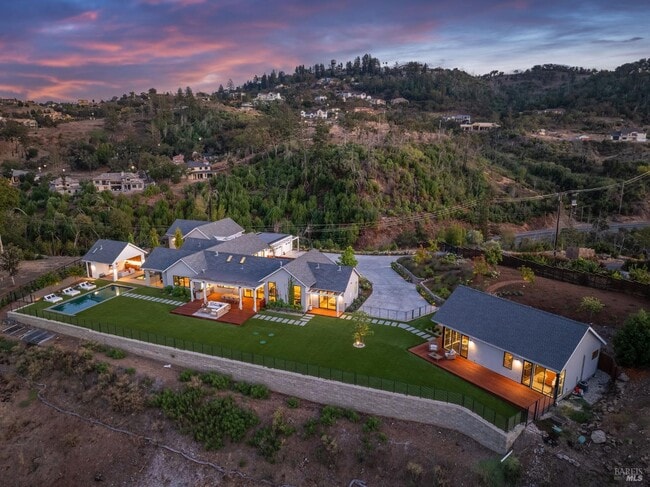 Building Photo - 987 Mark West Springs Rd