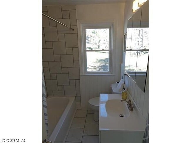 Building Photo - Beautiful home waiting for you!