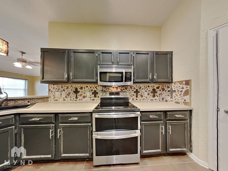 Building Photo - 10809 Copperwood Dr