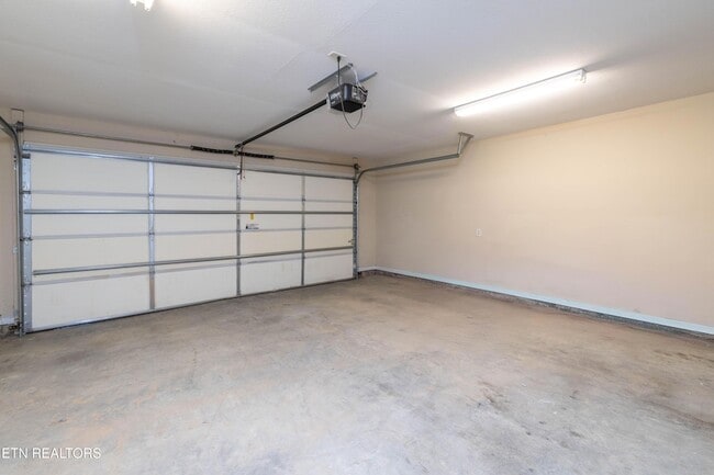 Building Photo - 7037 Wakan Ln