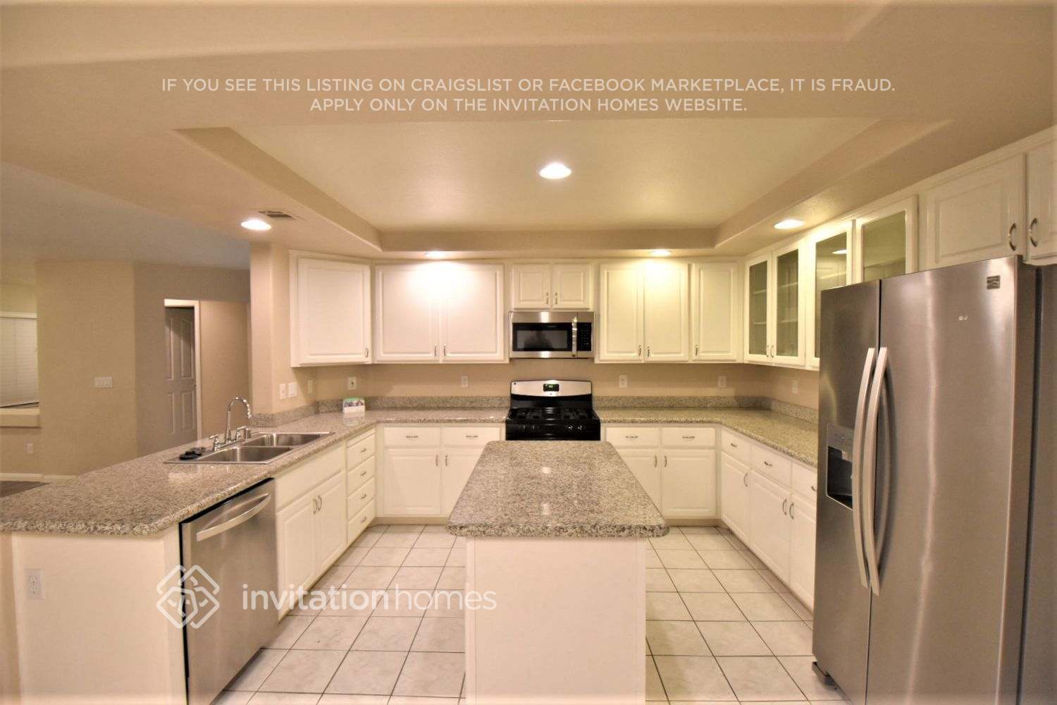 Building Photo - 8637 W Gilmore Ave