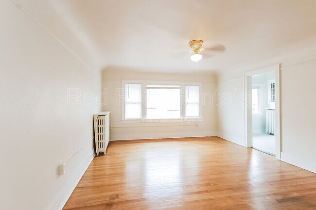 Building Photo - 1319 S 6th Ave