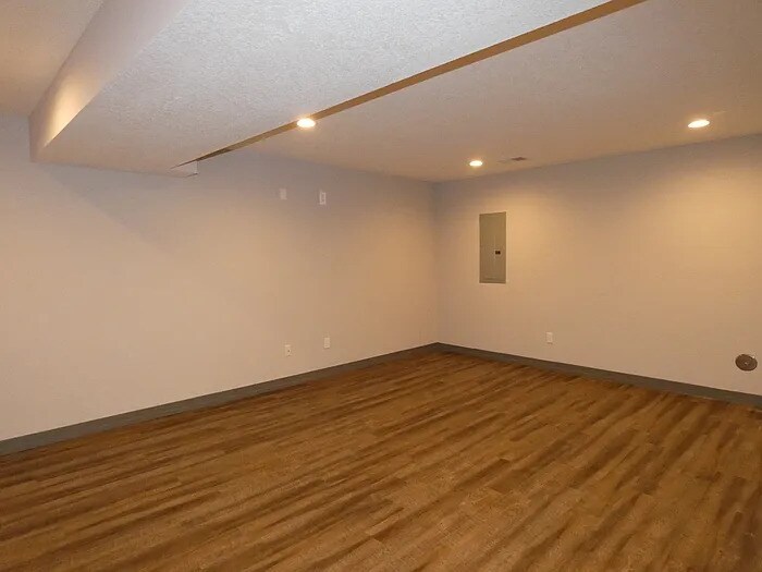 Building Photo - 7615 N Mercier Ct