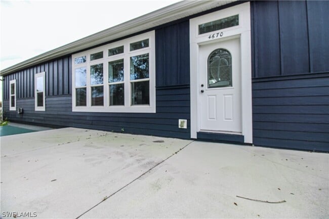 Building Photo - 4660 43rd Ave NE