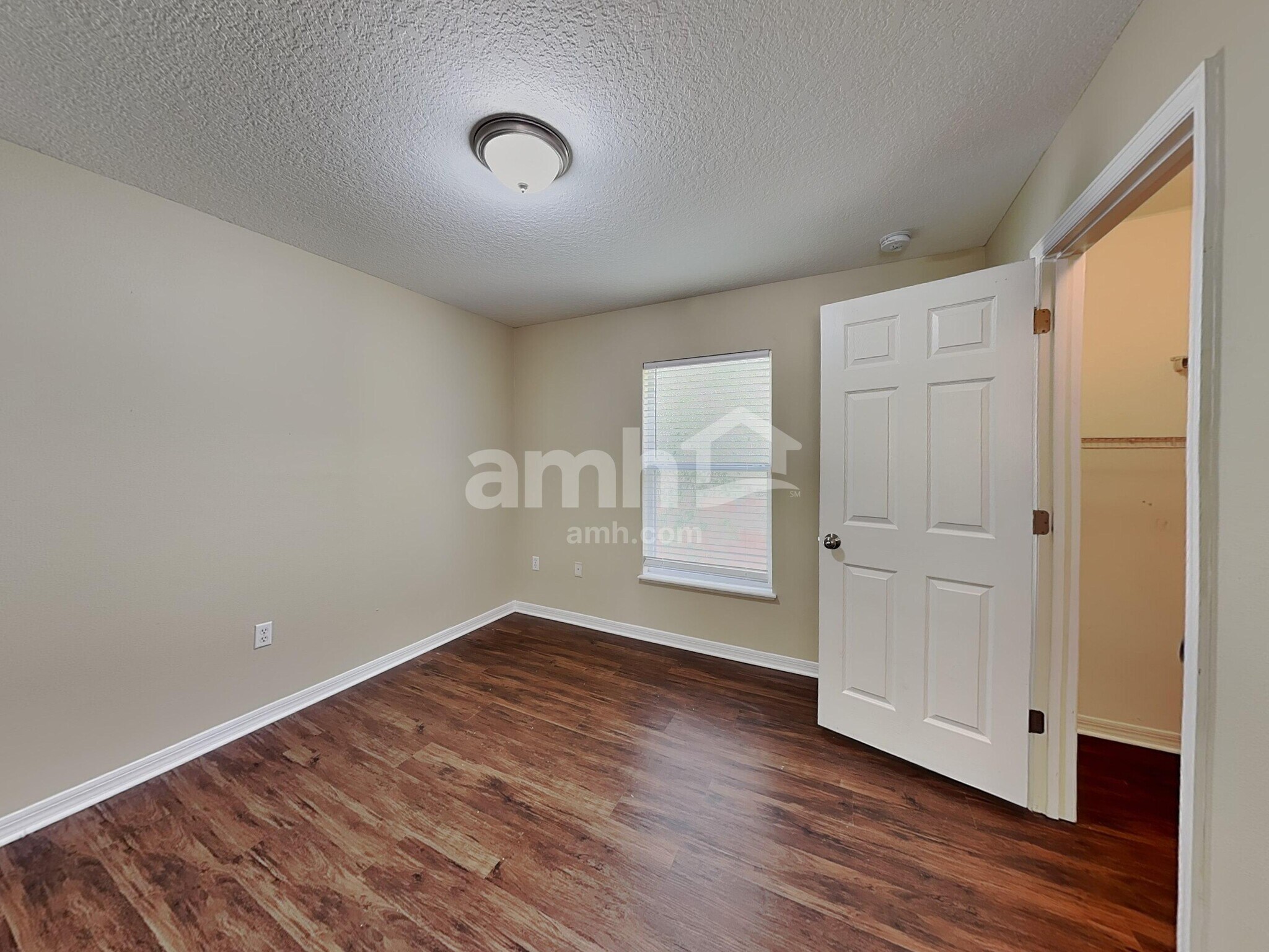 Building Photo - 1605 Pickard Cir