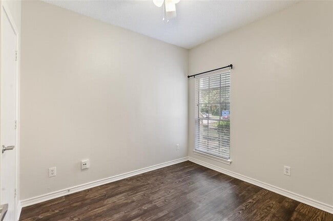 Building Photo - 8555 Fair Oaks Crossing