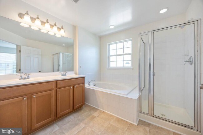 Building Photo - 616 Warbler Walk