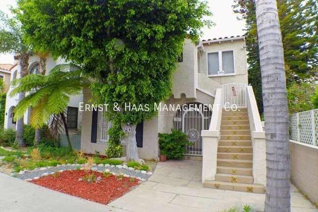 Primary Photo - Beautiful Upper-Level Duplex Home Located ...