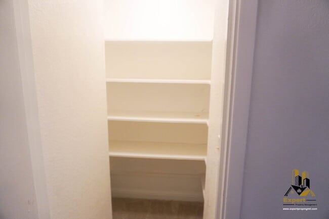 Building Photo - 3605 Larchmont Square Ln