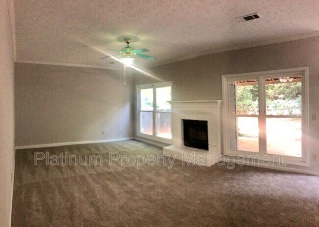 Building Photo - 740 Trellis Pond Ct
