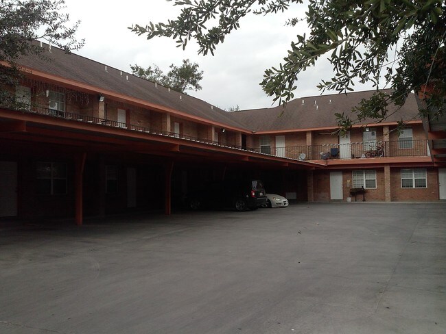 Primary Photo - 904 W Cherokee Ave