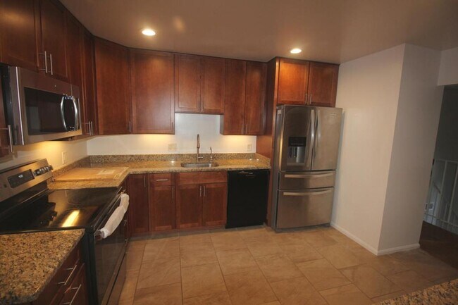 Building Photo - 9944 Murnane St