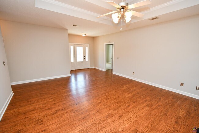 Building Photo - 104 Newport Ave