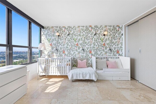 Building Photo - 780 NE 69th St