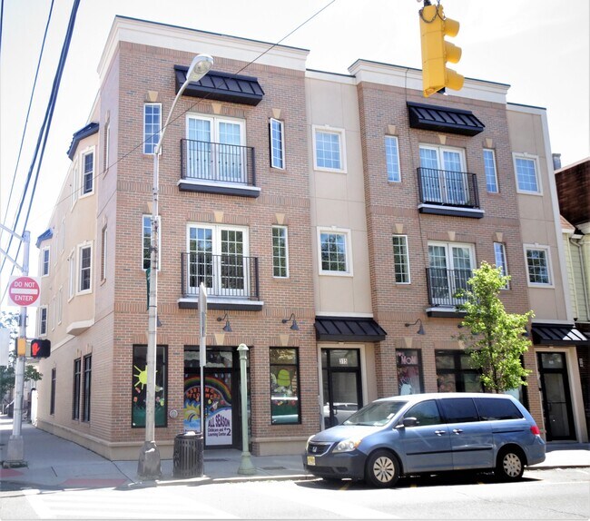 Front - 315 Frank E Rodgers Blvd N