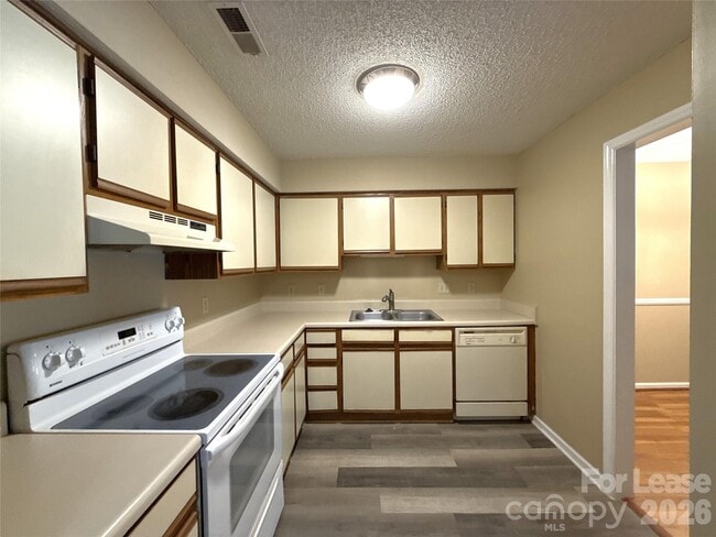 Building Photo - 1021 Churchill Downs Ct