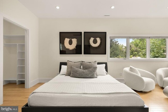 Building Photo - 6309 Bradley Blvd