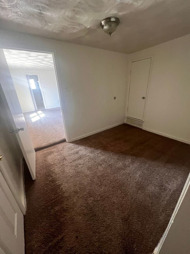 Building Photo - COMING SOON!!  Large Family Home!