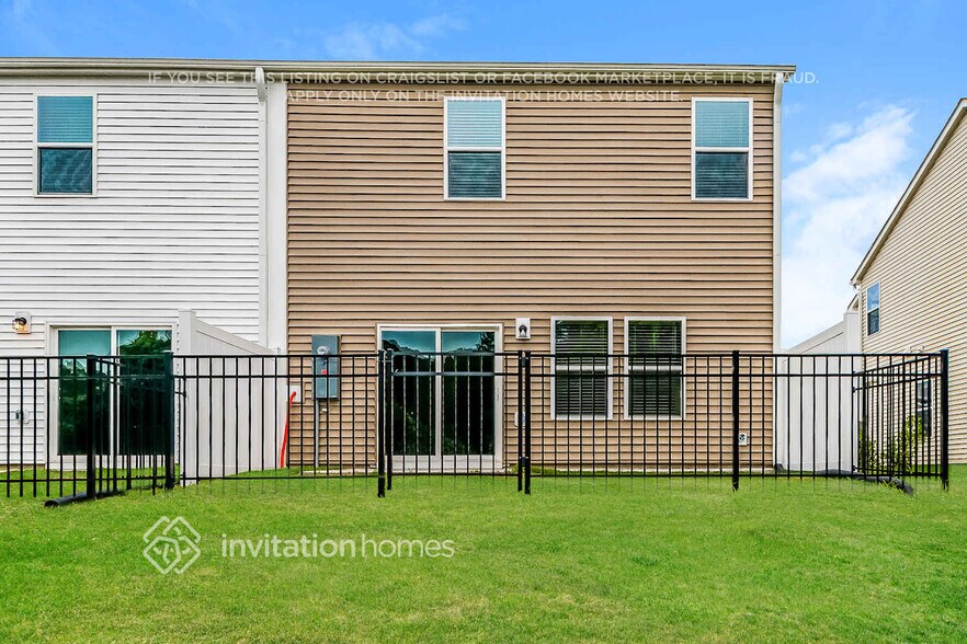 Building Photo - 935 Greenville Wy