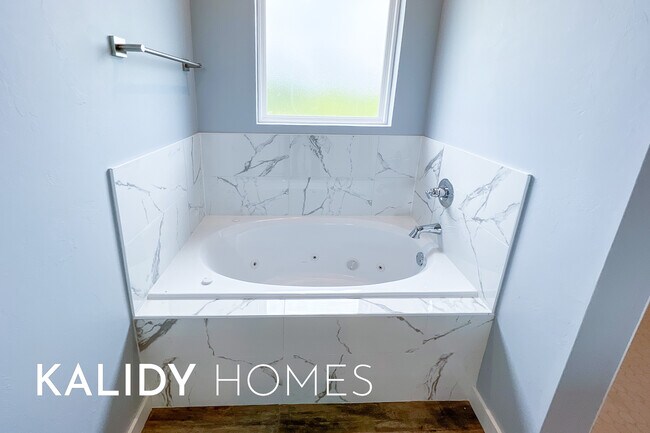 Building Photo - 17859 Salem Rd