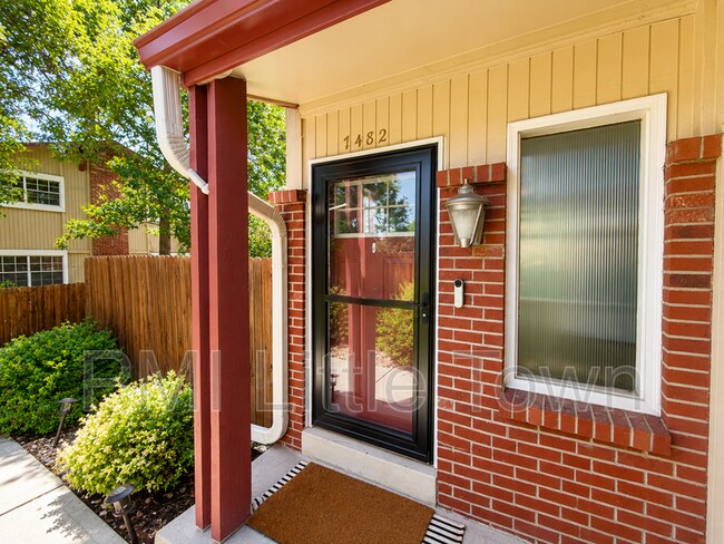 Building Photo - 7482 W Roxbury Pl