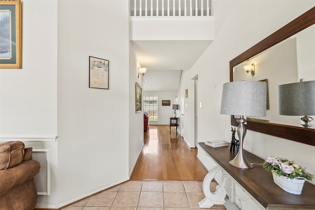 Building Photo - 427 Pinewood Ridge Dr