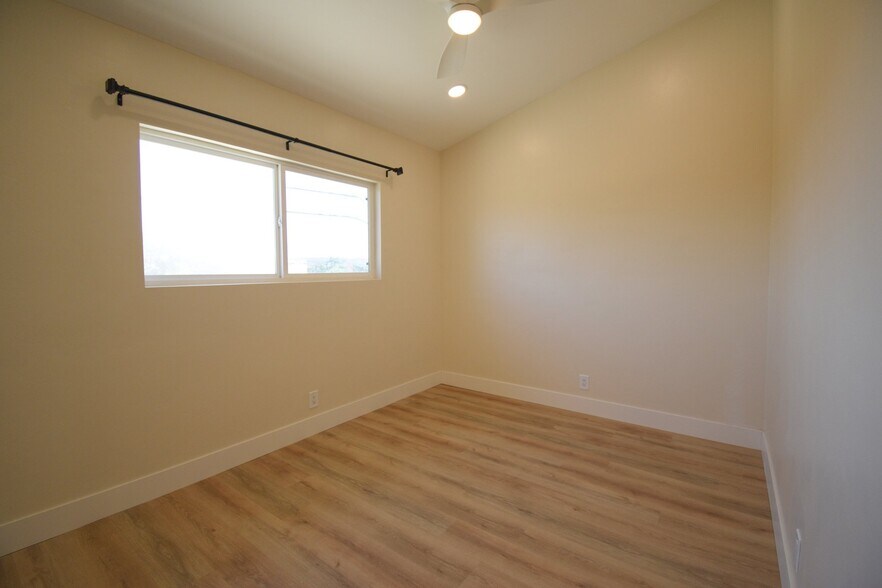 Building Photo - 1312 S Pacific St