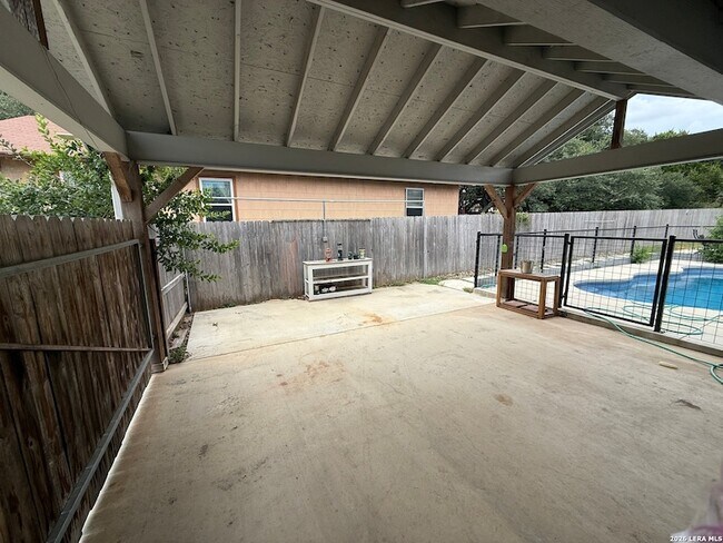 Building Photo - 2029 Blueridge Dr