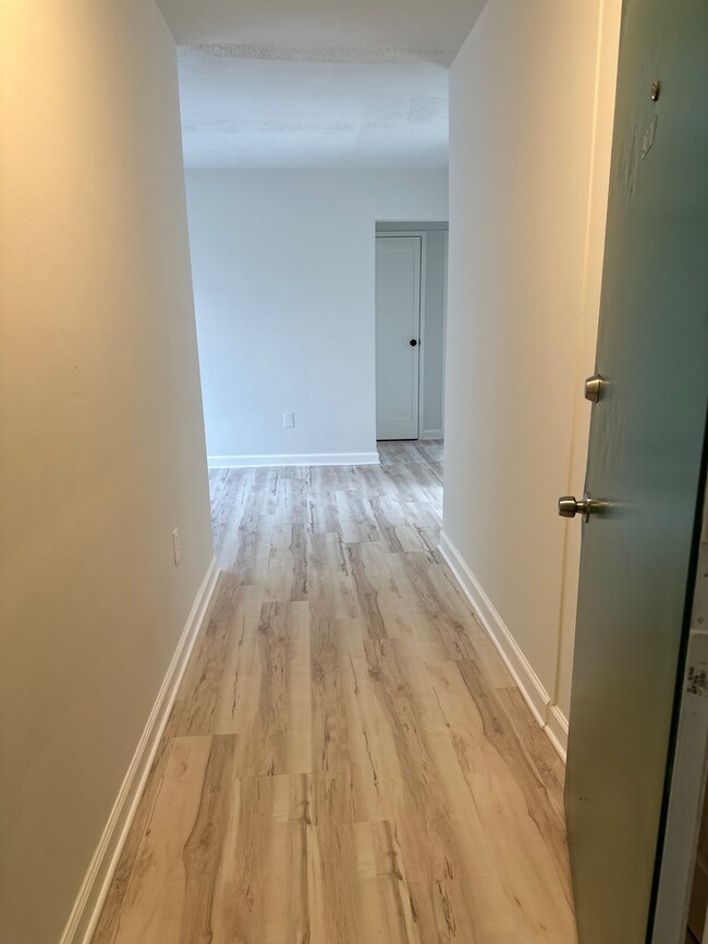 Building Photo - 3 Bed 1 Bath SW DC