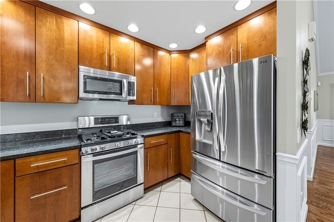 Building Photo - 9 Ridge Rd