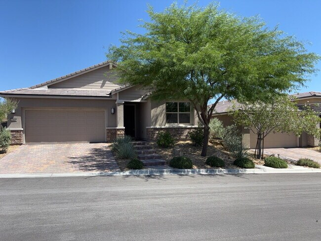 Building Photo - DONT MISS OUT ON THIS BEAUTIFUL HOME WITH ...