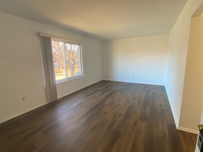 Building Photo - 10058 Willdan Dr