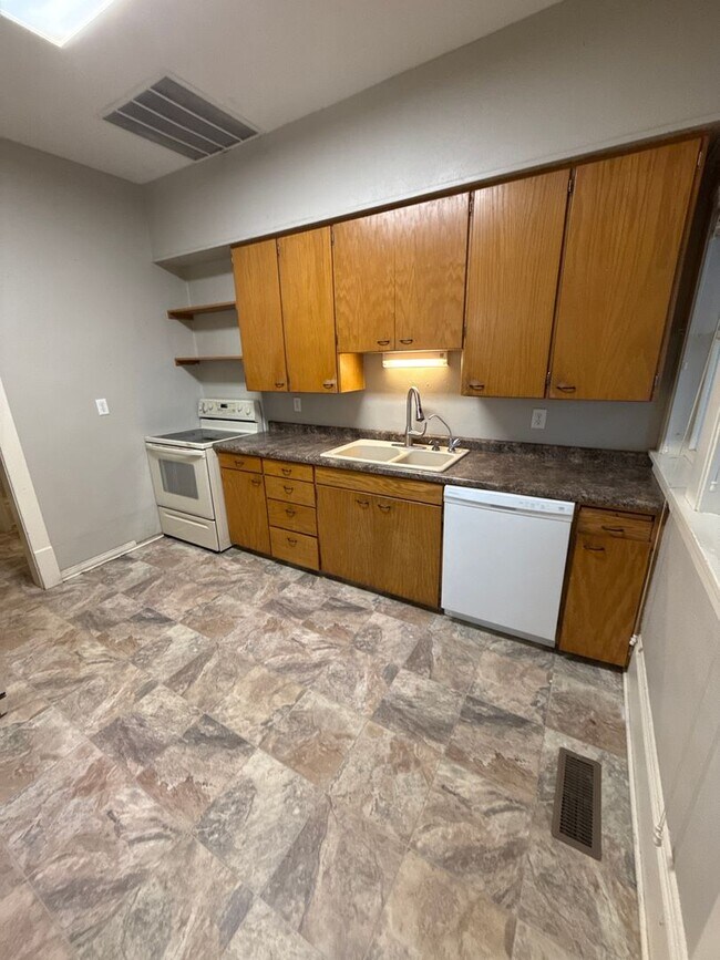 Building Photo - NSP-139/141 6th St NW