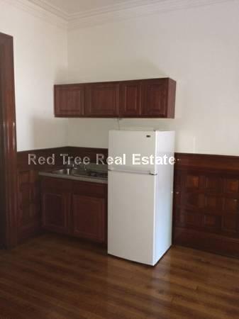 Building Photo - 1061 Beacon St