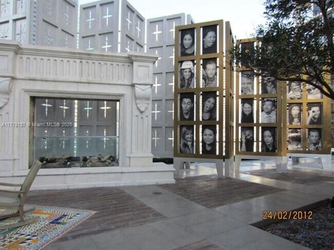Building Photo - 475 Brickell Ave